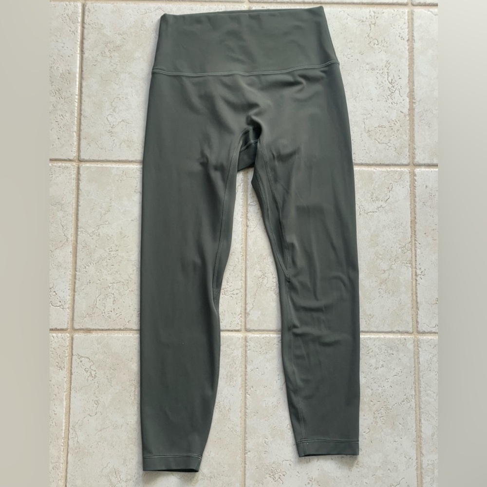 lululemon Align No-Line HighRise Pant 25” in Palm Deco, size 8